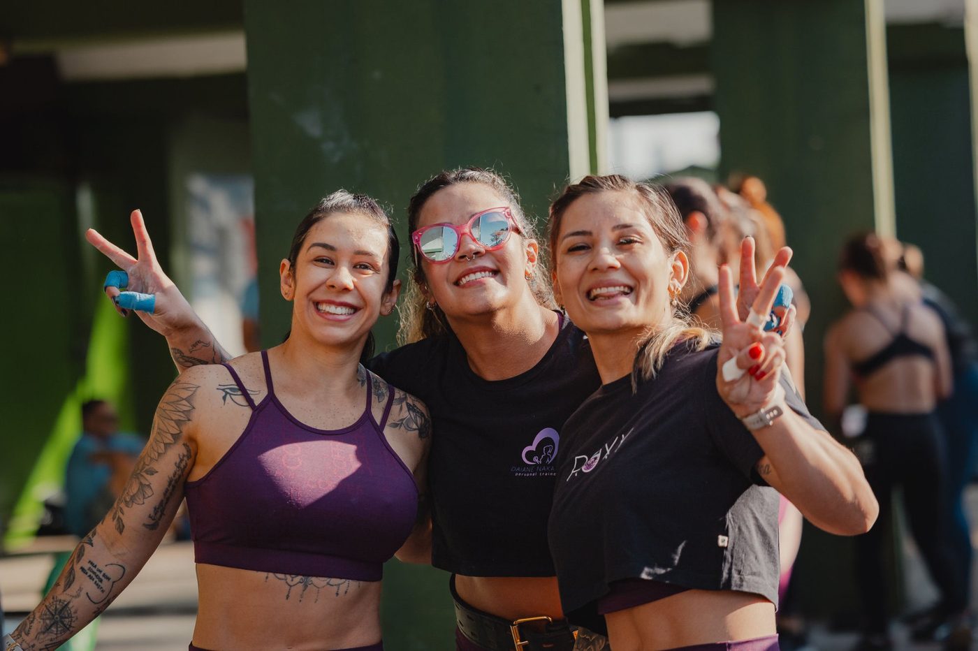 Equipe comemorando após a prova