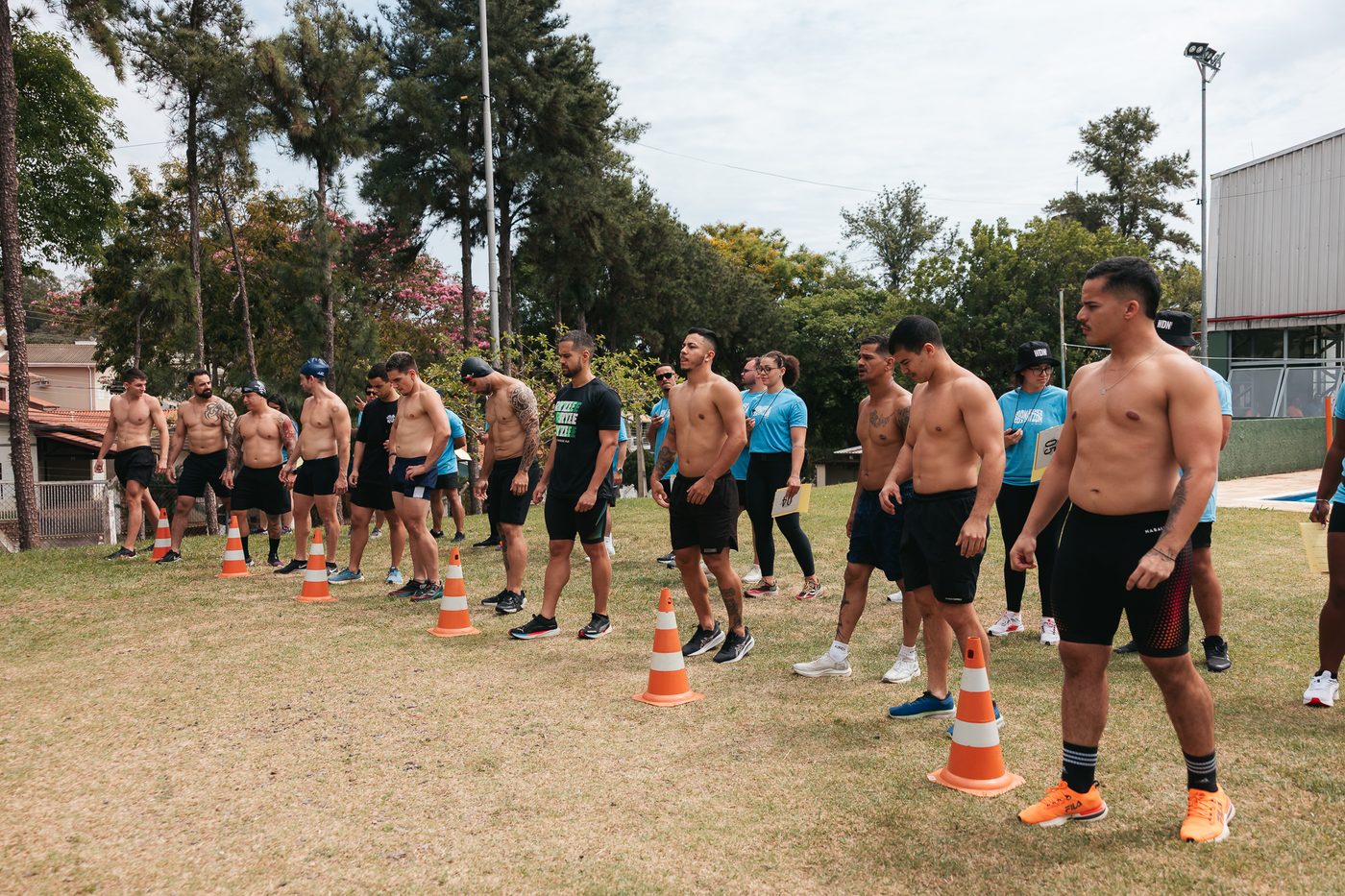 Largada da corrida entre os cones